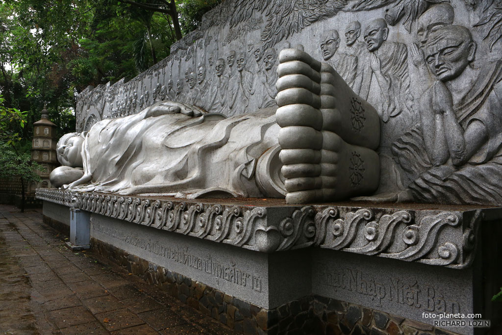 Long Sơn Pagoda, спящий Будда