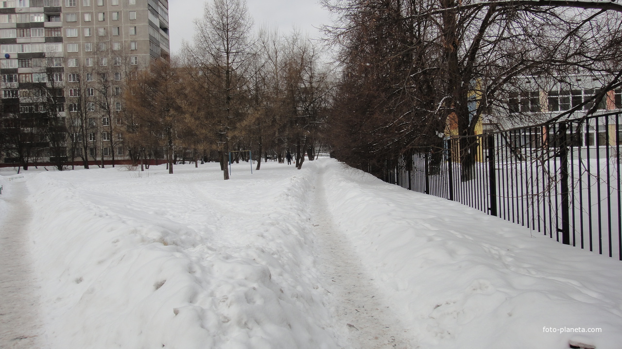 У детского сада по Бирюлевской