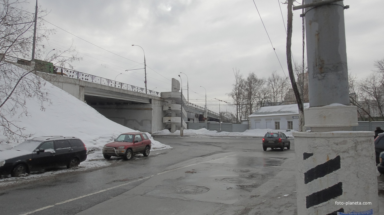 Мост через через железную дорогу