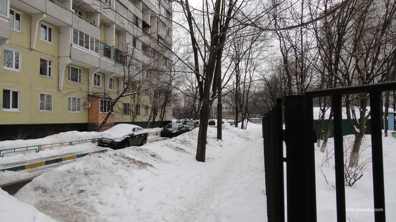 Во дворах на Лебедянской