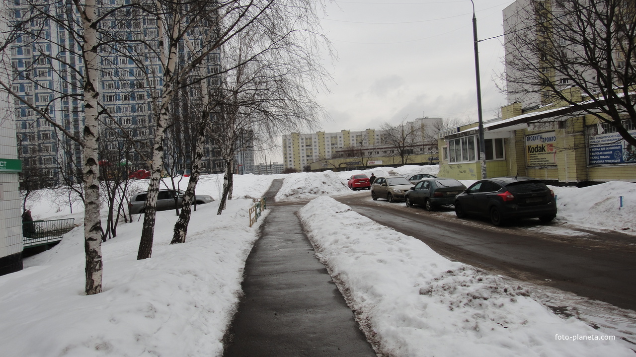 У Булочной на Бирюлевской