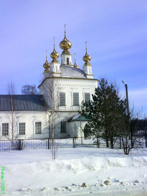 Воскресенская церковь села Карабанова 2012 год