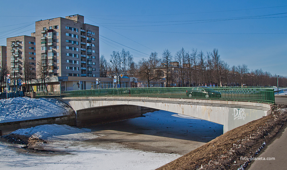 Мост через Комсомольский канал