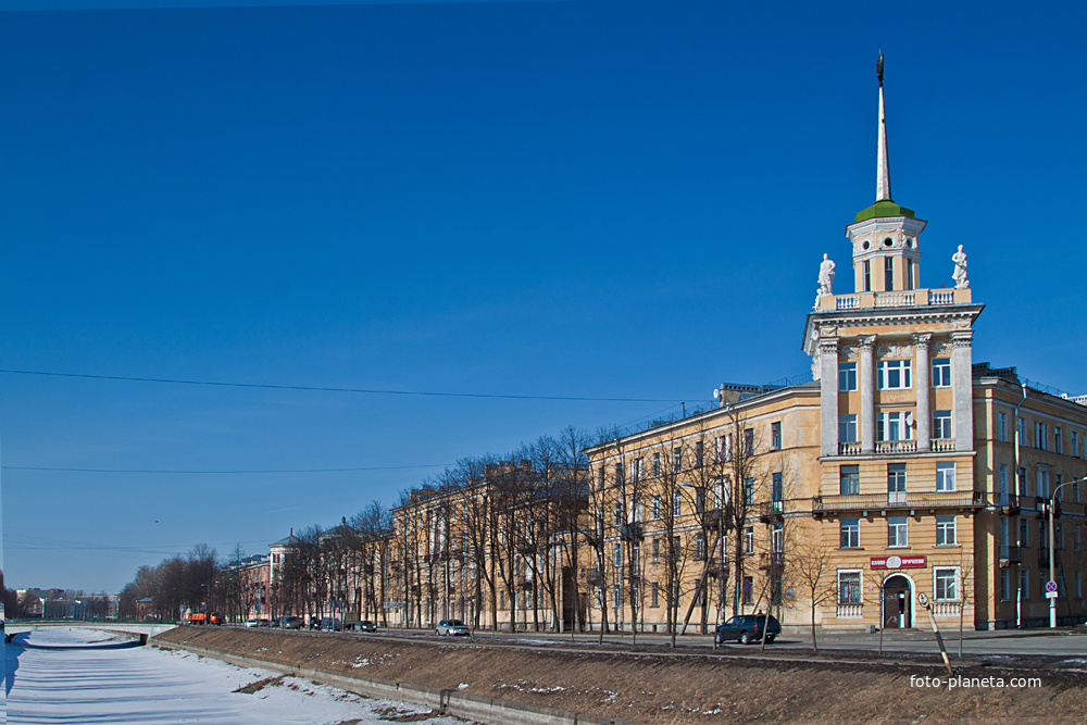 Набережная Комсомольского канала