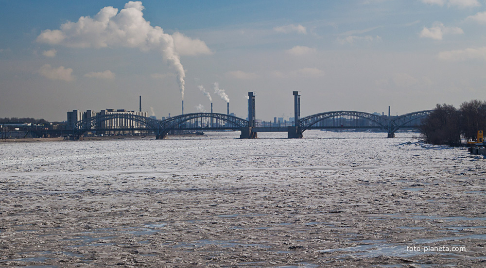 Вид на Финляндский мост