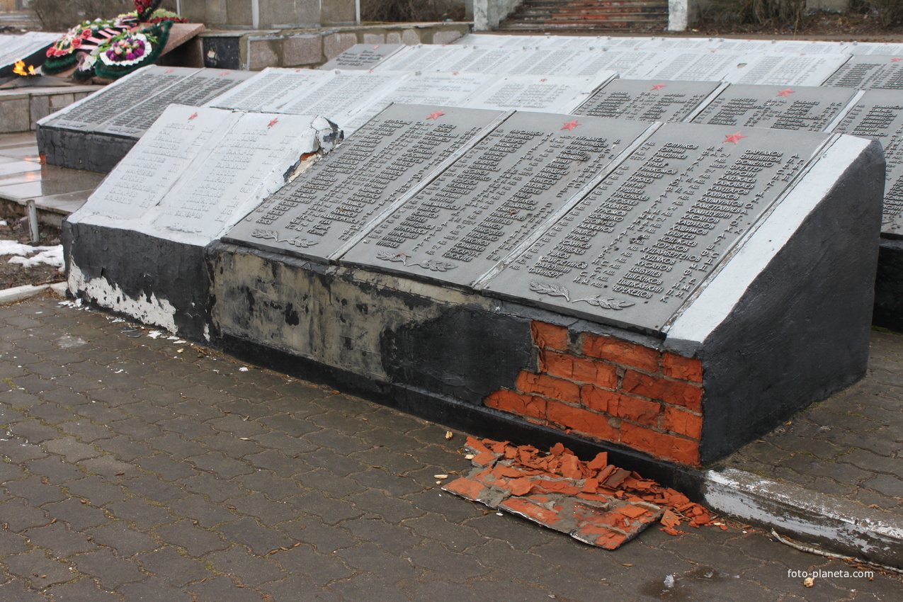 Маслова Пристань. Памятник павшим воинам. 30 марта 2013 года.