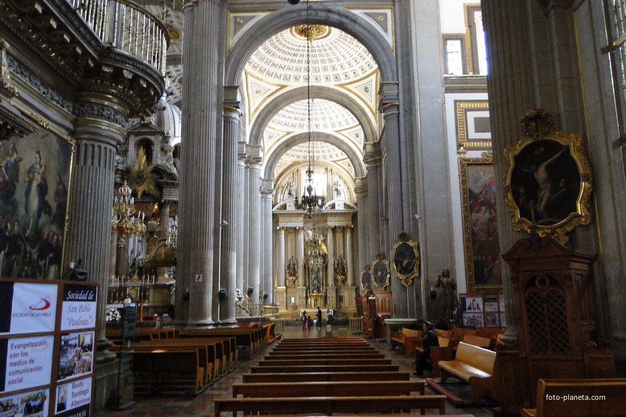 Puebla - interior view of the cathedral