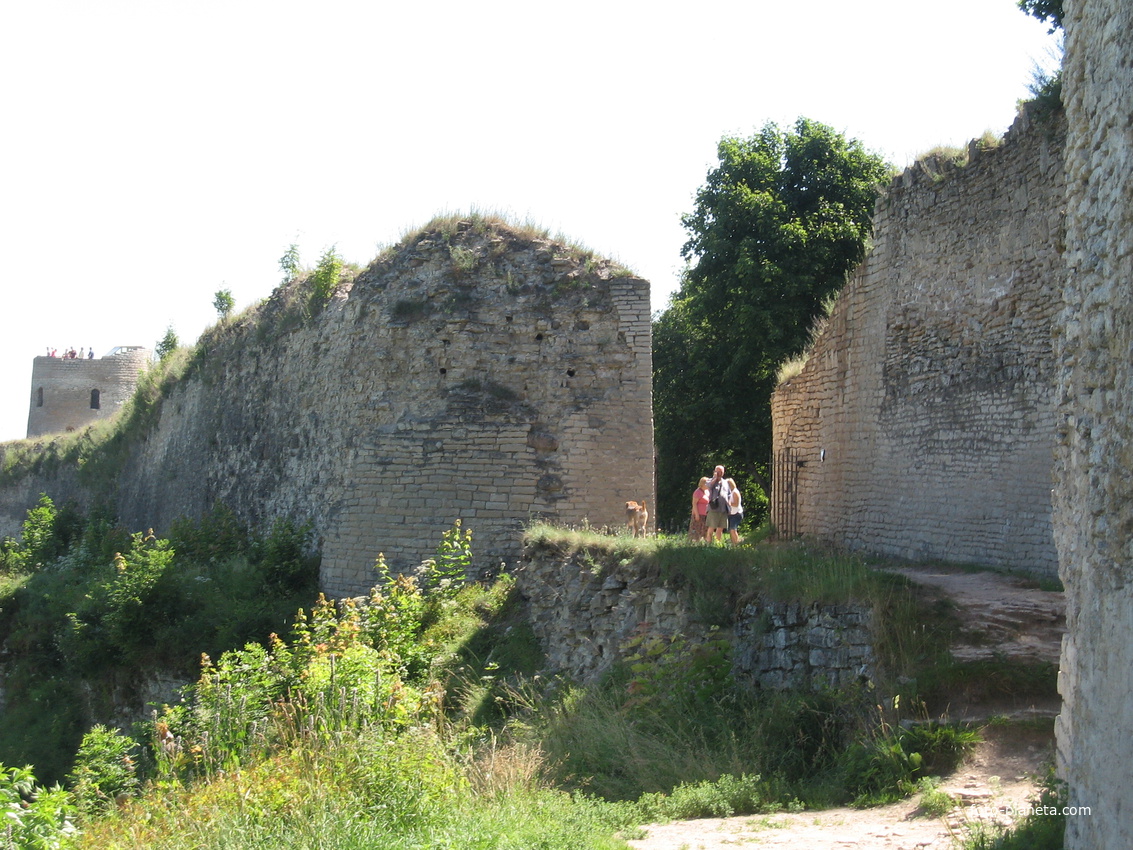 Стены крепости.