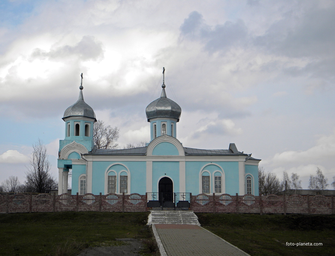 Свято-Троицкий храм в селе Ольшанка