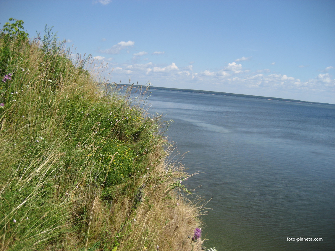 вид на Горьковское водохранилище с берега д. Хмелеватово