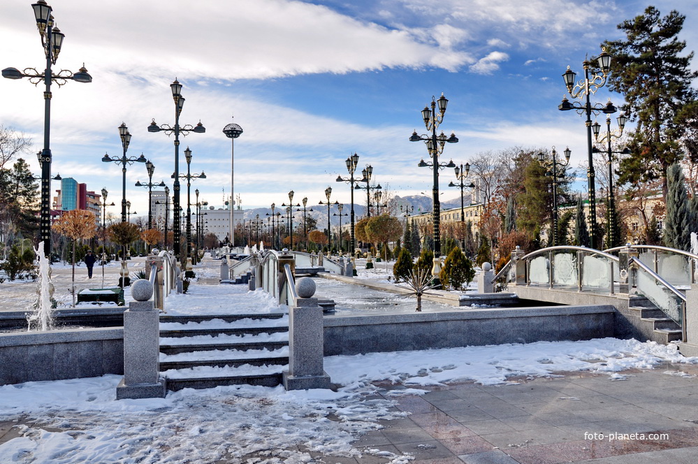 Зимний Ашхабад. Аллея Вдохновения./Winter Ashgabat. Walk of Inspiration.