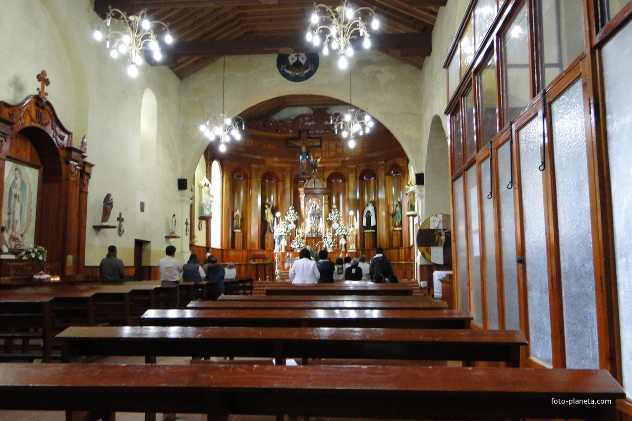 Сан Кристобаль де Лас Касас. интерьер одной из церквей