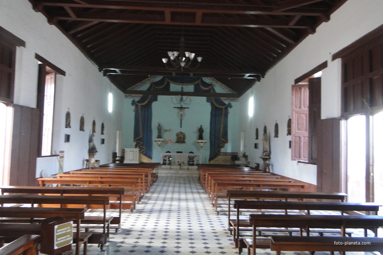 Тринидад, интерьер церкви
