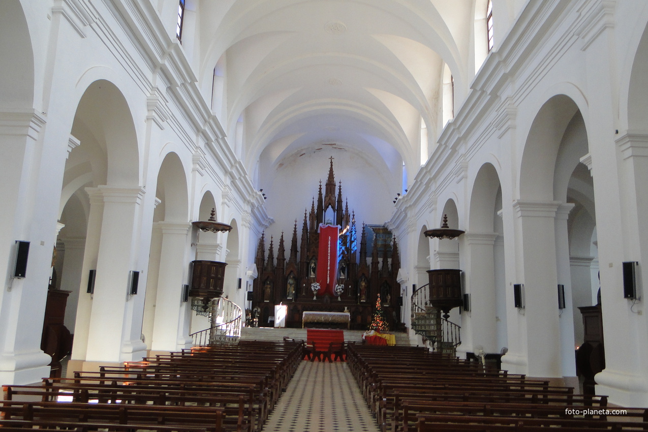Тринидад, интерьер кафедрального собора