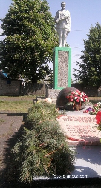 Памятник воинам ВОВ в Михайловке