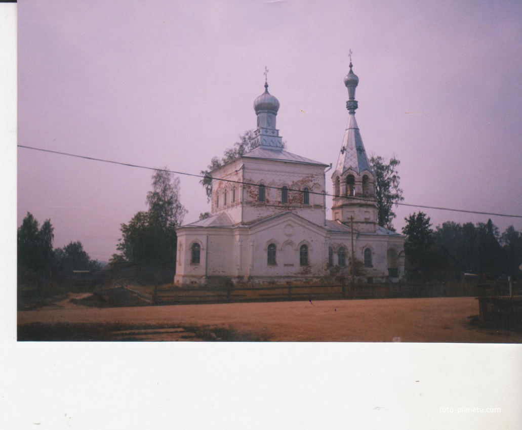 Алексейково. Церковь. 1999 г.