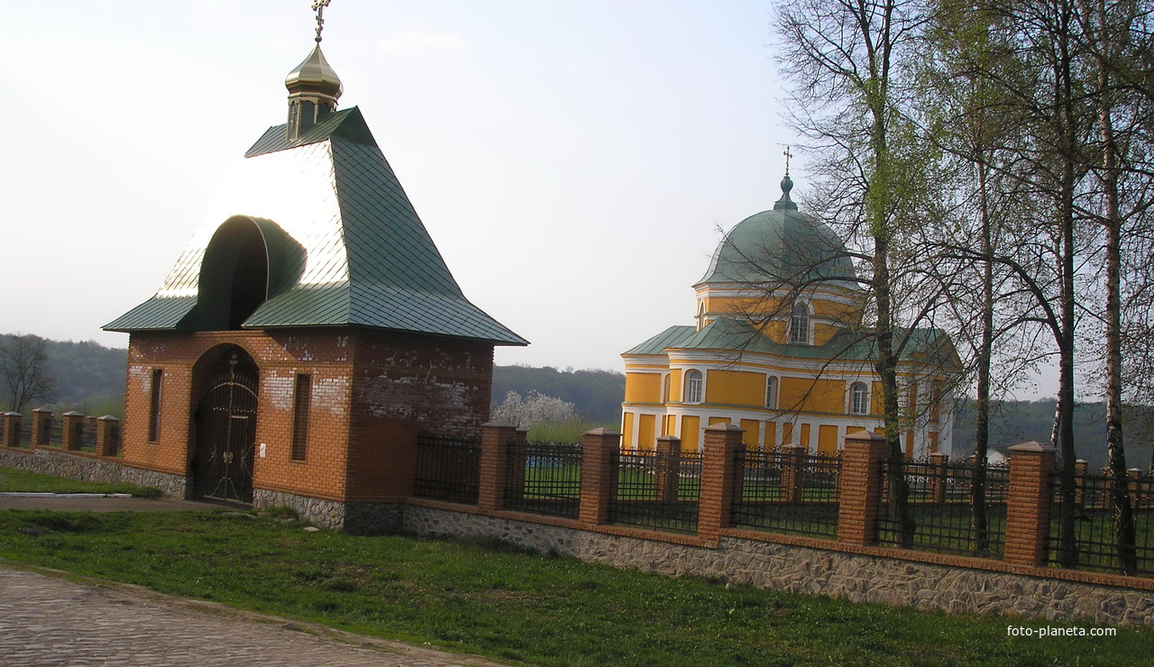 Церковь Парасковеи Пятницы 1825 год постройки.