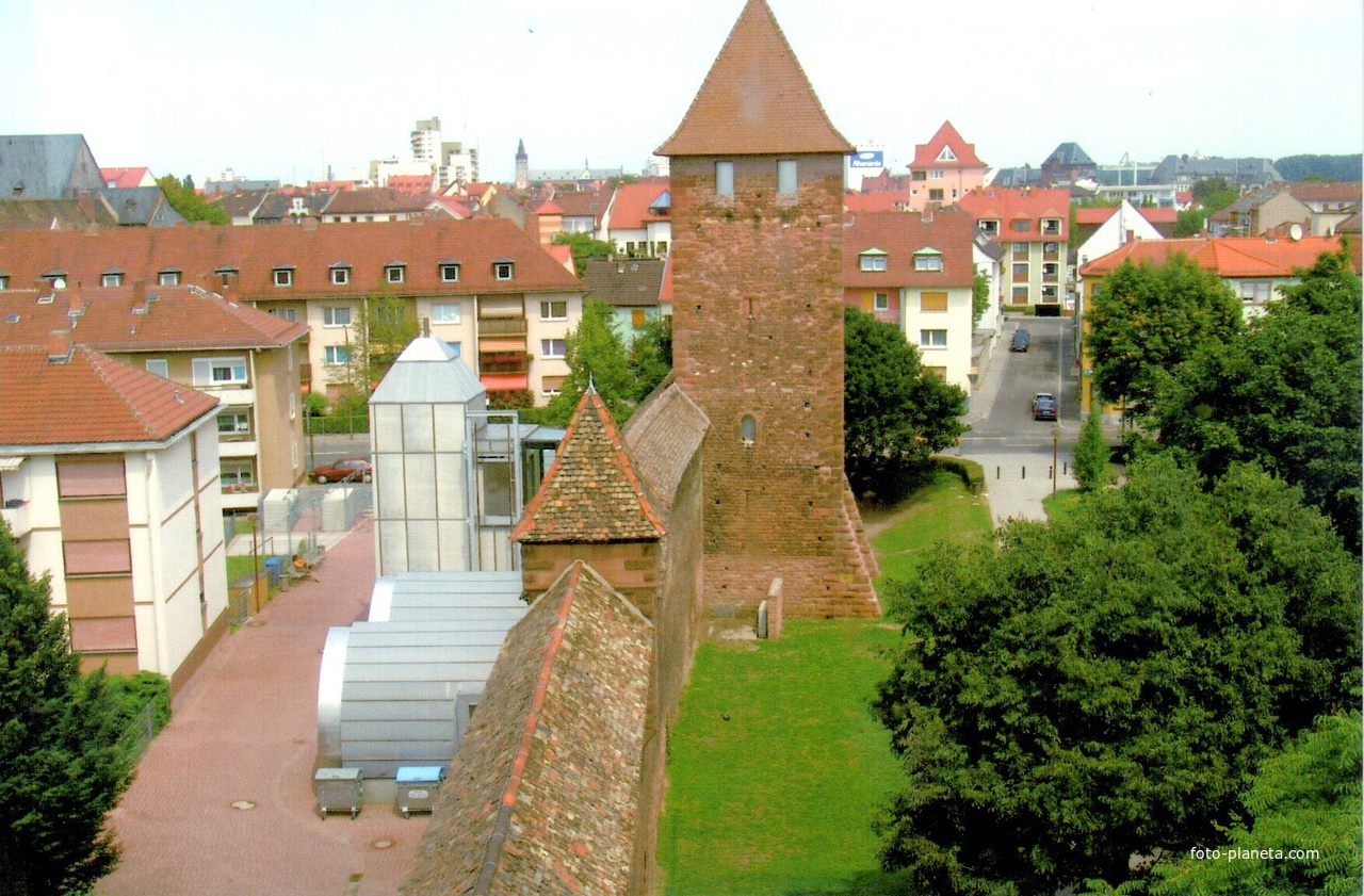 Вормс, городская стена с башней