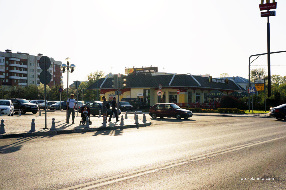 Пионерская улица, 11 МакДак