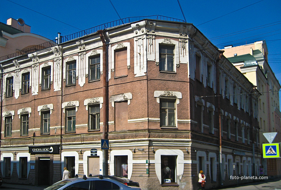 Чкаловский проспект, 32
