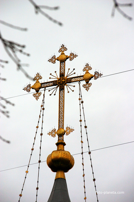 Православный храмовый крест на церкви священномученика Власия