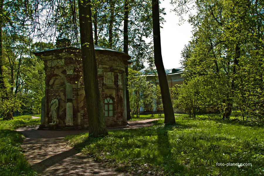 Екатерининский парк. Кухня-руина.