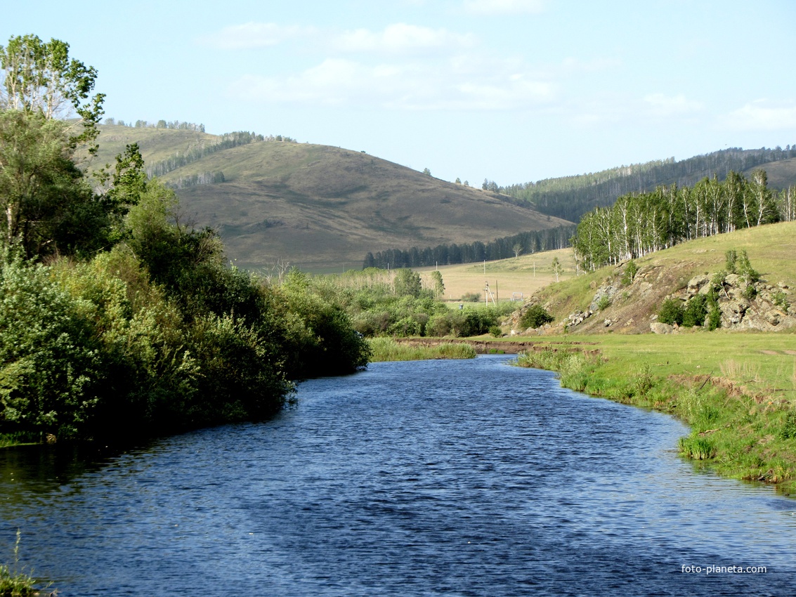 слева -Европа,  справа- Азия.  всё  просто...