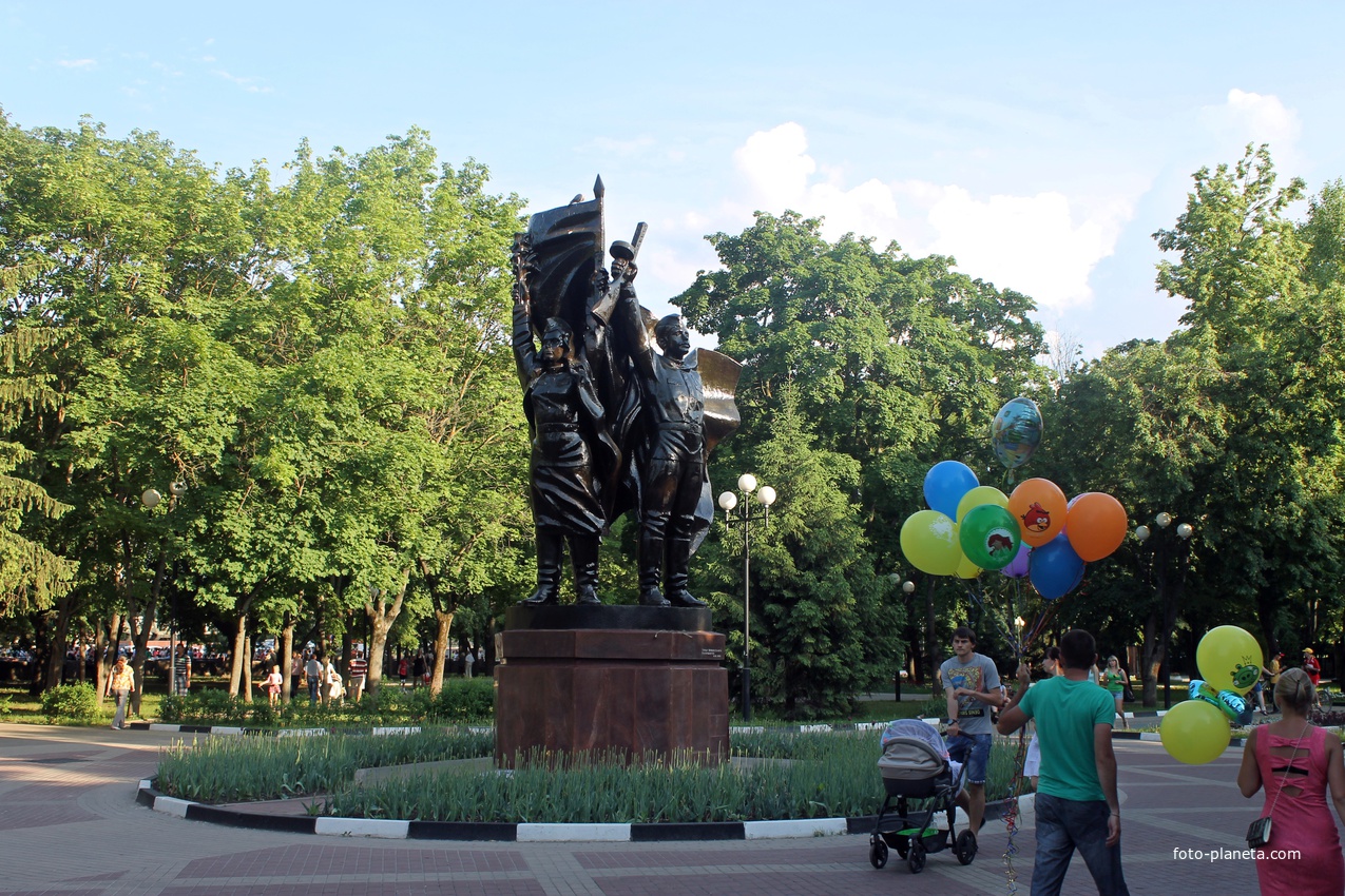 Памятник «Победители» в парке Победы
