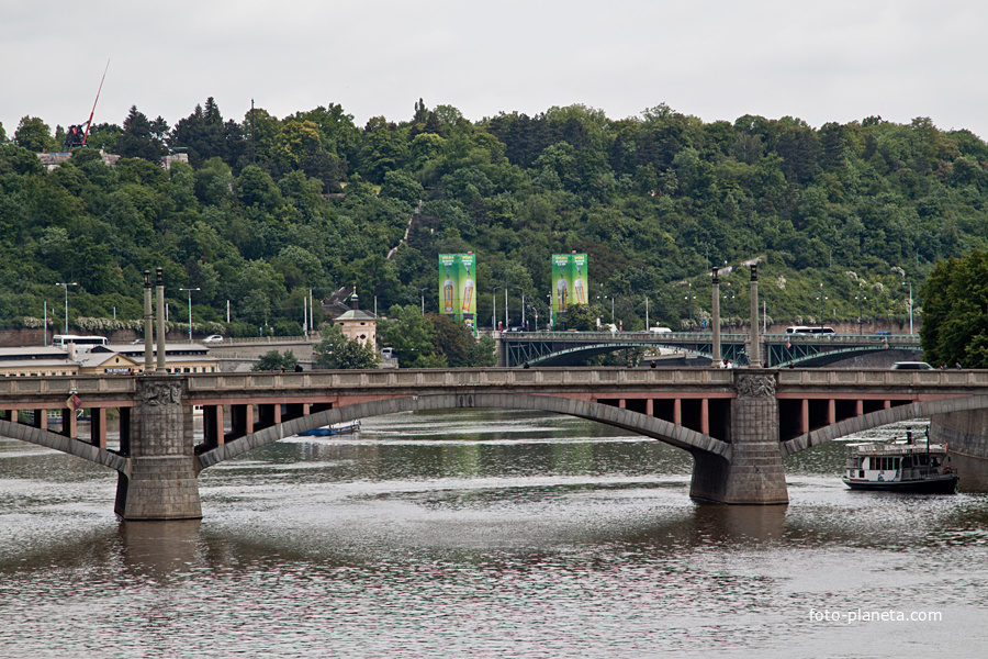 Вид на Манешов мост