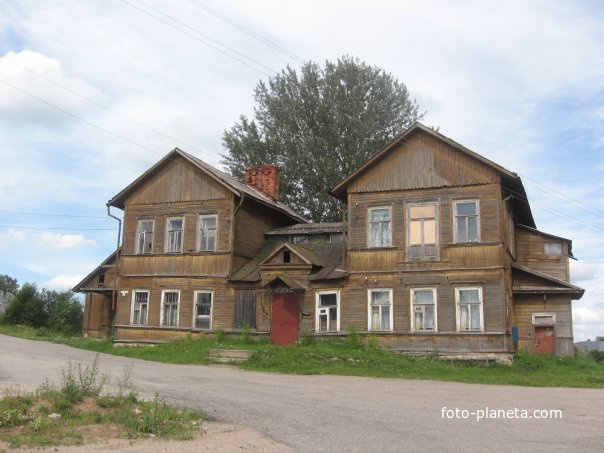 Старый дом на ул. Зои Кругловой