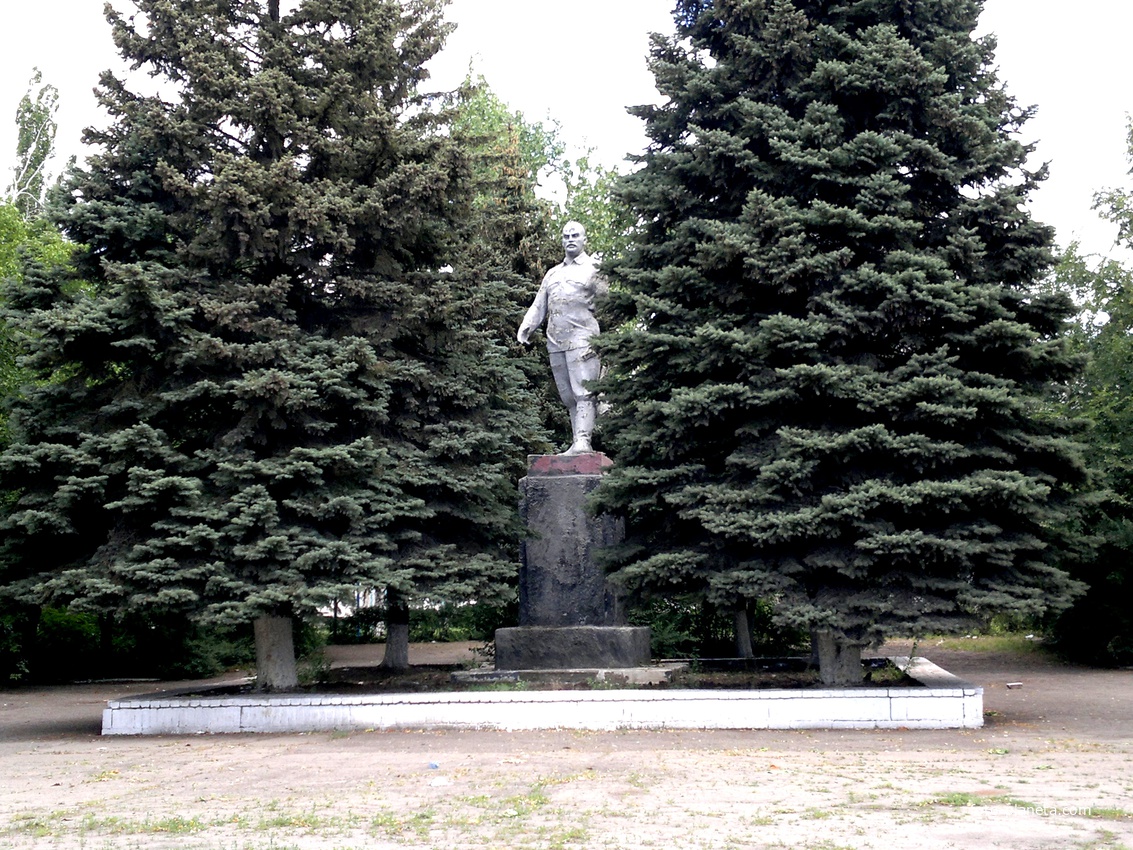 Шахты. Памятник Артему (Ф.А. Сергееву).