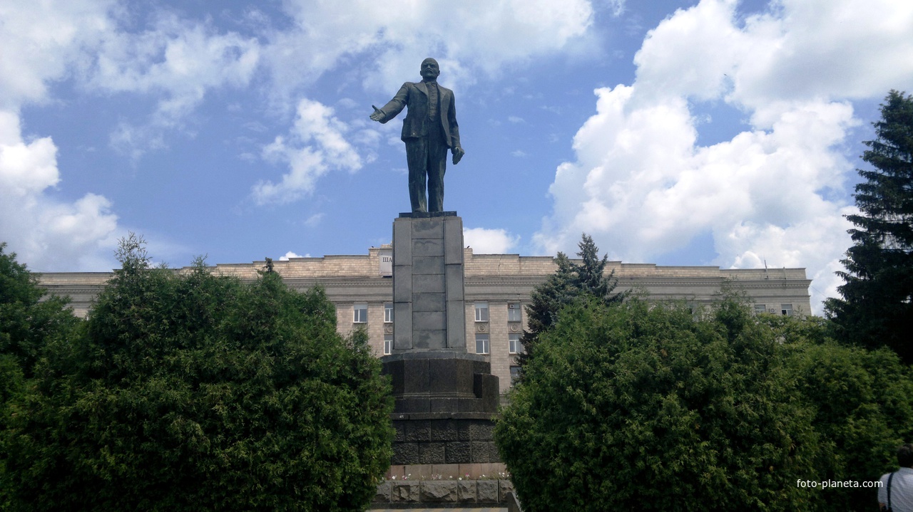Шахты. Памятник В.И. Ленину.