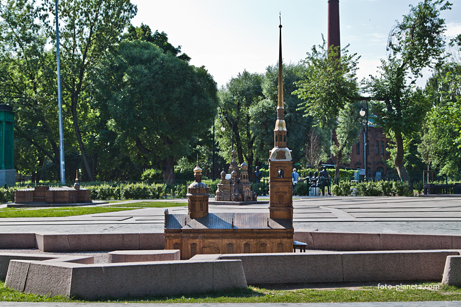 В Александровском парке