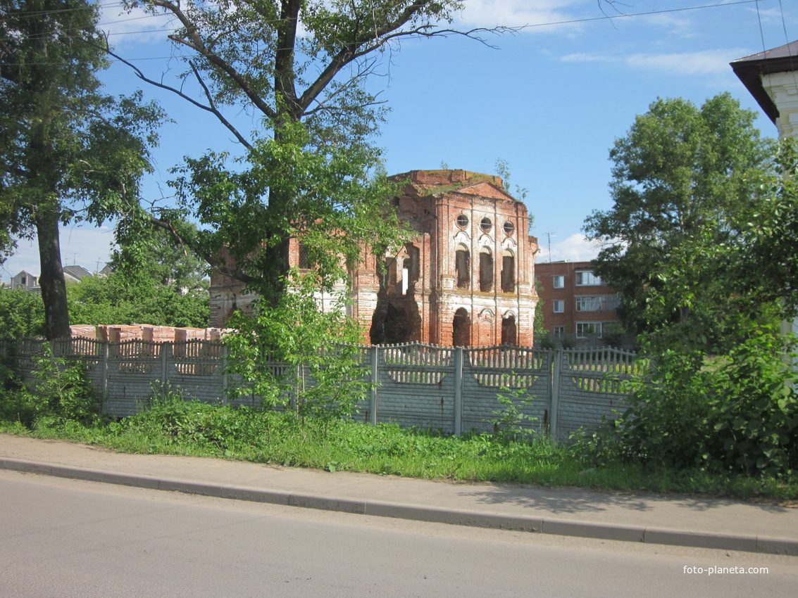 Разрушенный храм св. Леонтия, ул.Коммунаров.