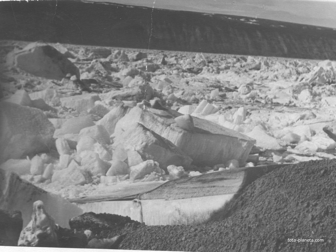Ледоход на реке Лена в районе с. Кюсюр, 1956г.