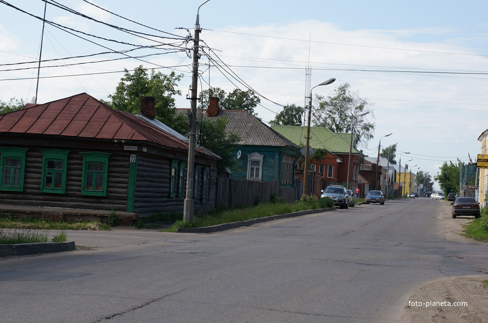 Комсомольская улица, 27