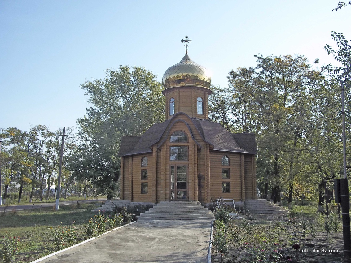 Церковь Покрова Пресвятой Богородицы в центре села Березань