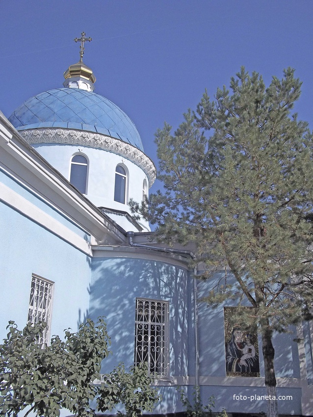 Свято-Покровский храм села Дачное один из самых древних в районе