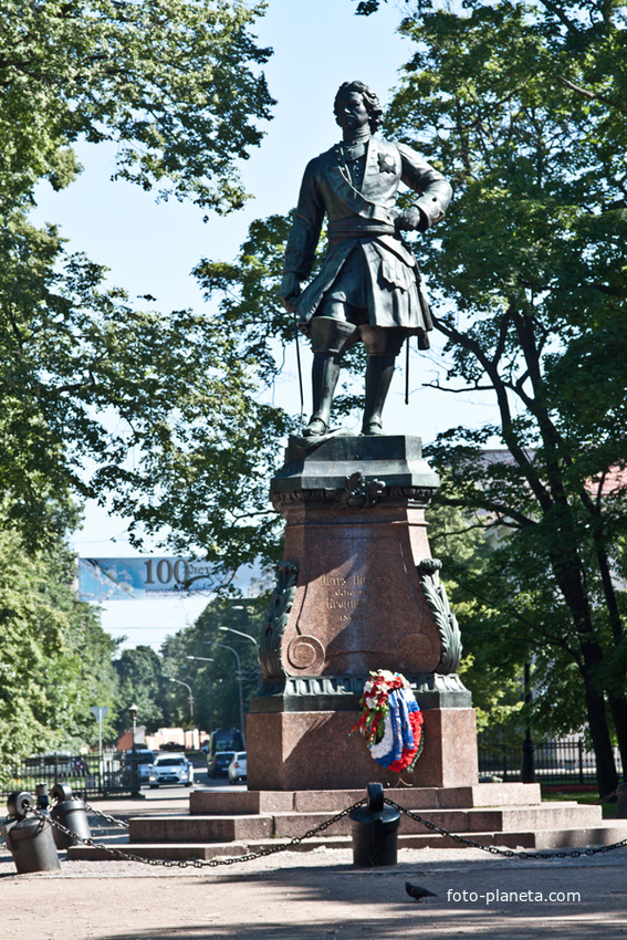 Памятник Петру Первому