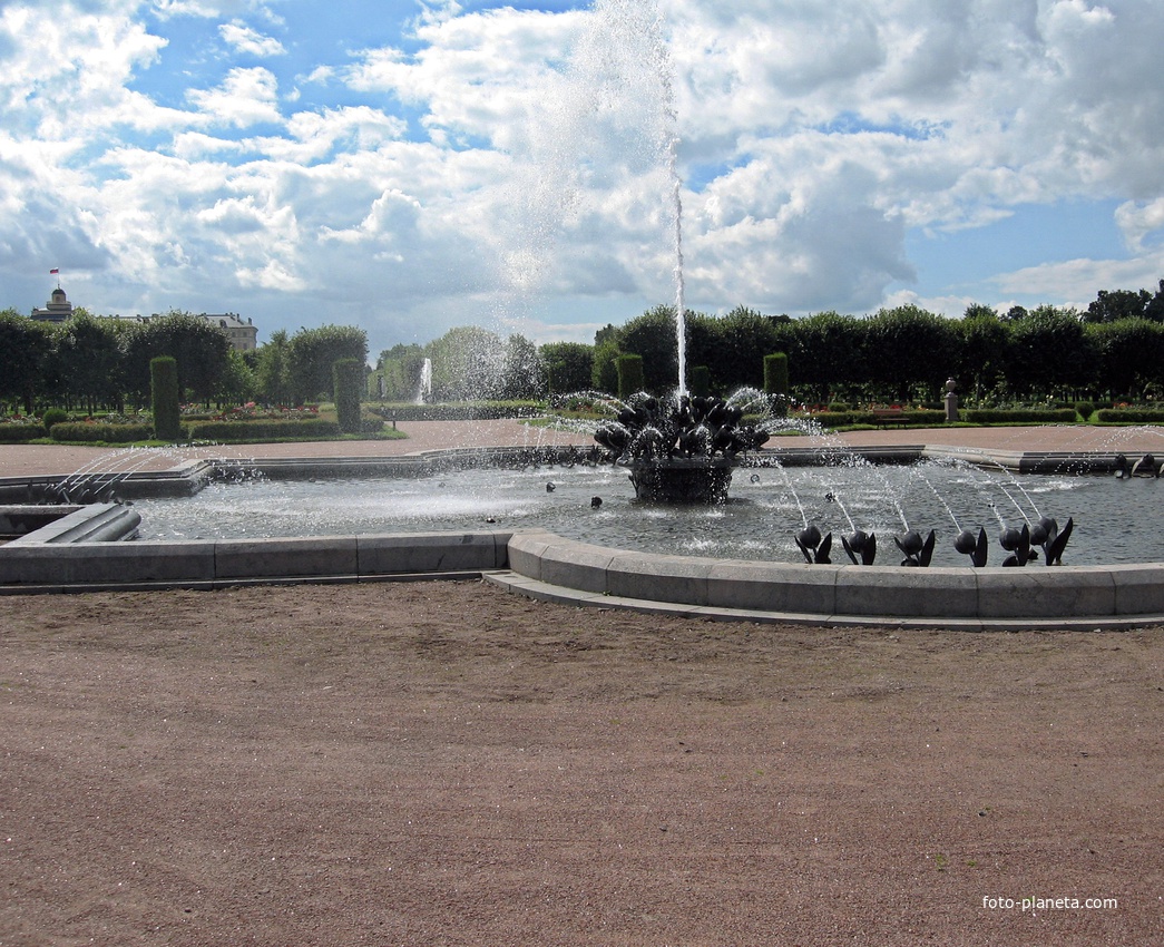 Фонтан Тюльпаны, другой ракурс