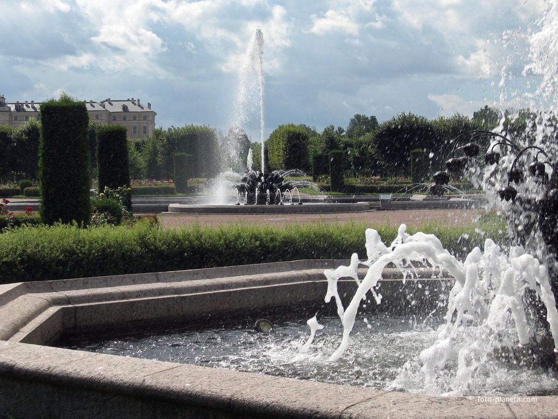 Фонтан Ландыши, другой ракурс