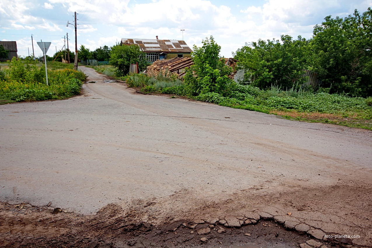 Перкресток в хуторе у клуба