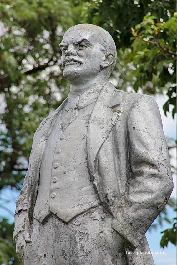 Фрагмент памятника Ленину