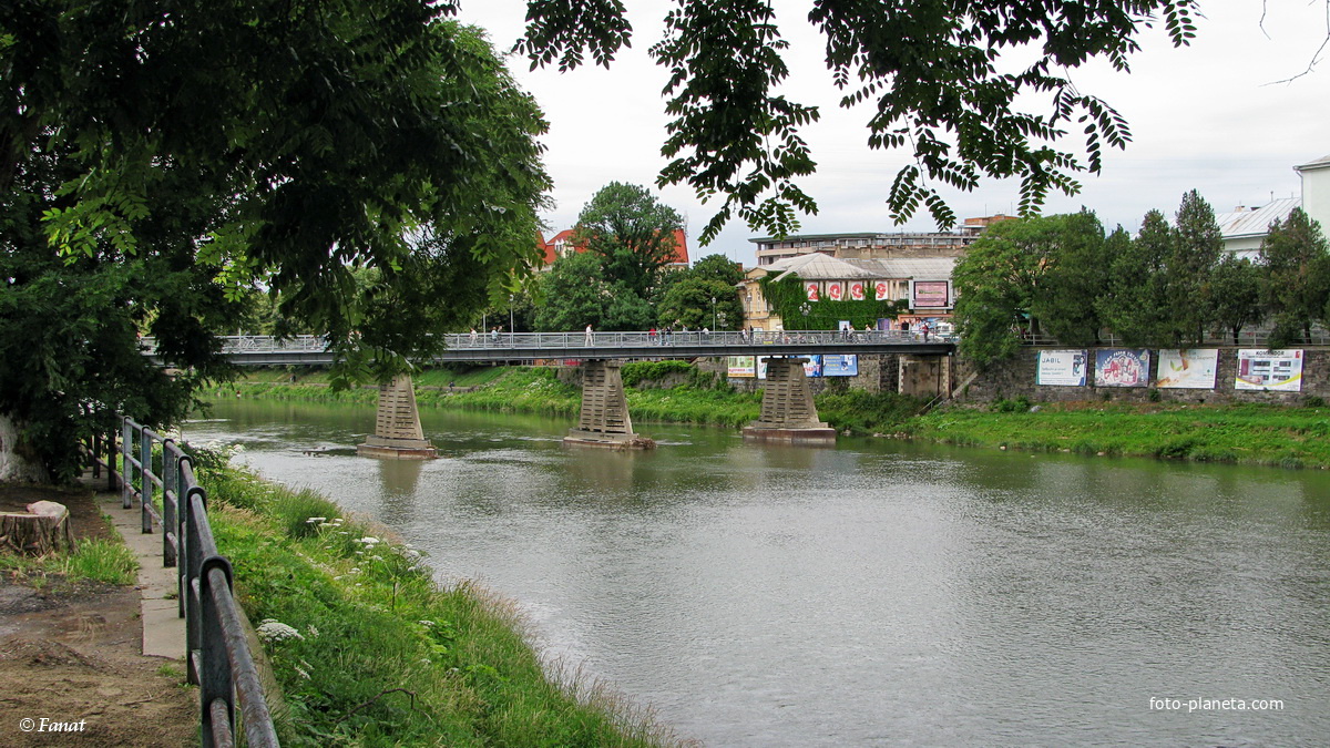 Мост через реку Уж