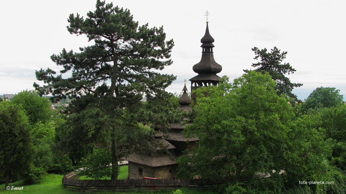 Деревянная церковь Михаила Архангела в музее народной архитектуры и быта Закарпатья