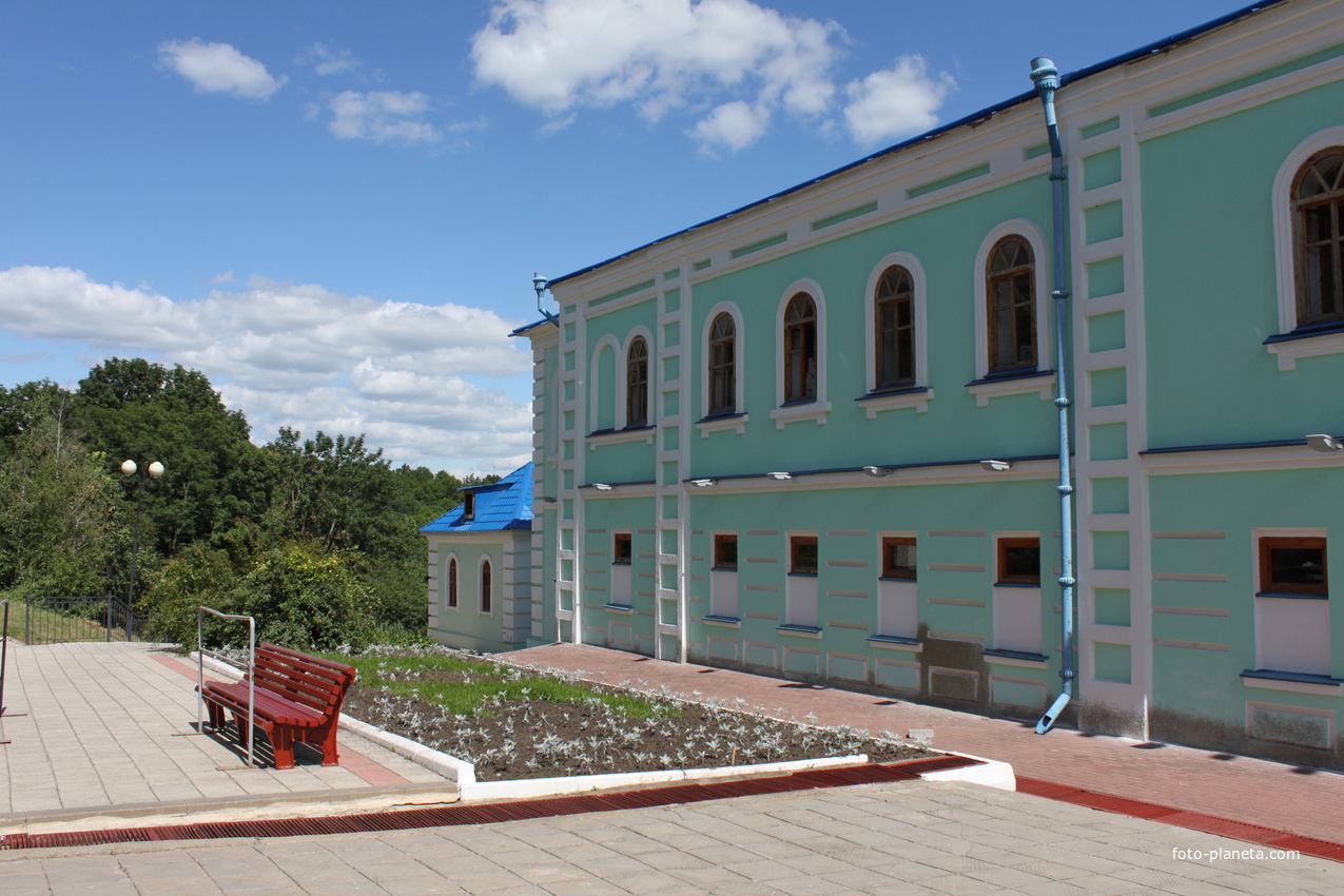 Свобода. Курская Коренная Рождество-Богородичная мужская пустынь.