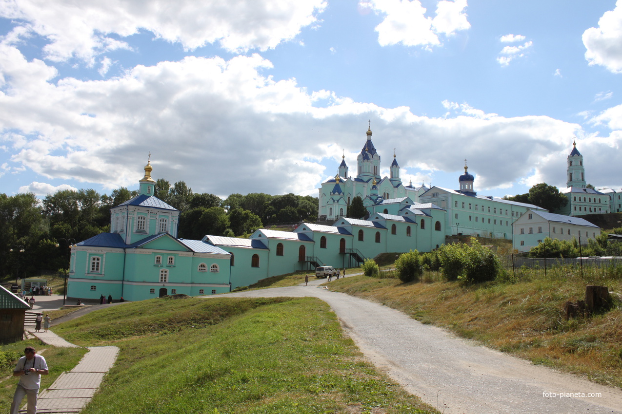 Свобода. Курская Коренная Рождество-Богородичная мужская пустынь.