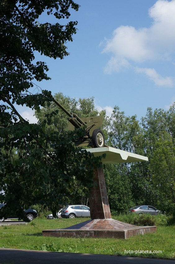 Пушка, памятник артилеристам