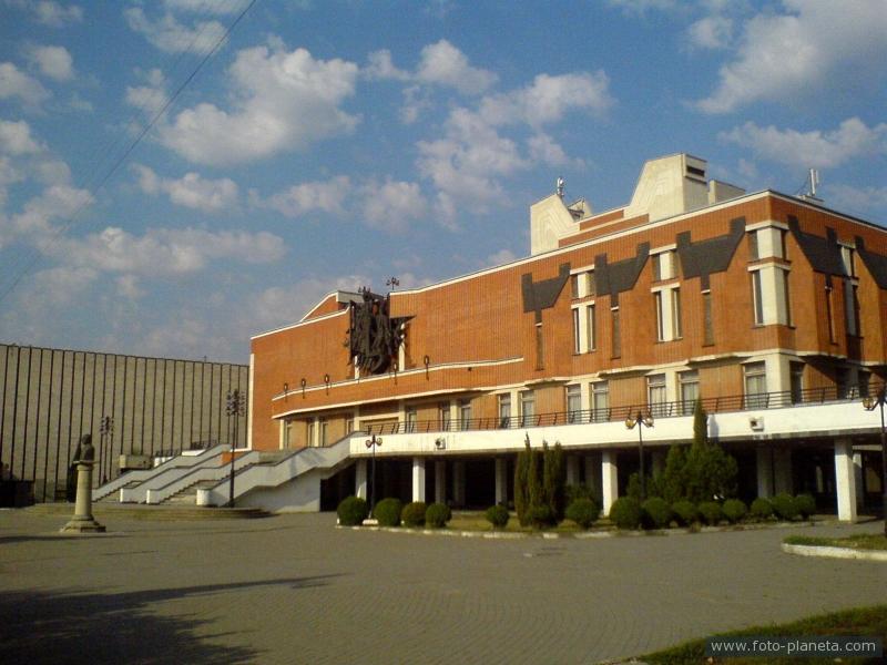Национальный театр Василе Александри