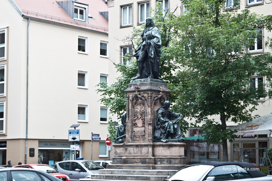 На площади Терезиенплац